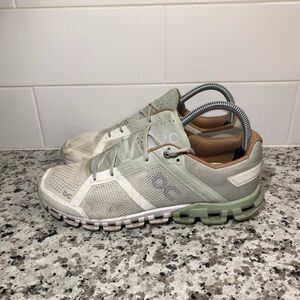 On Running Women's Cloudflow Lightweight Running Shoes - Sage/White